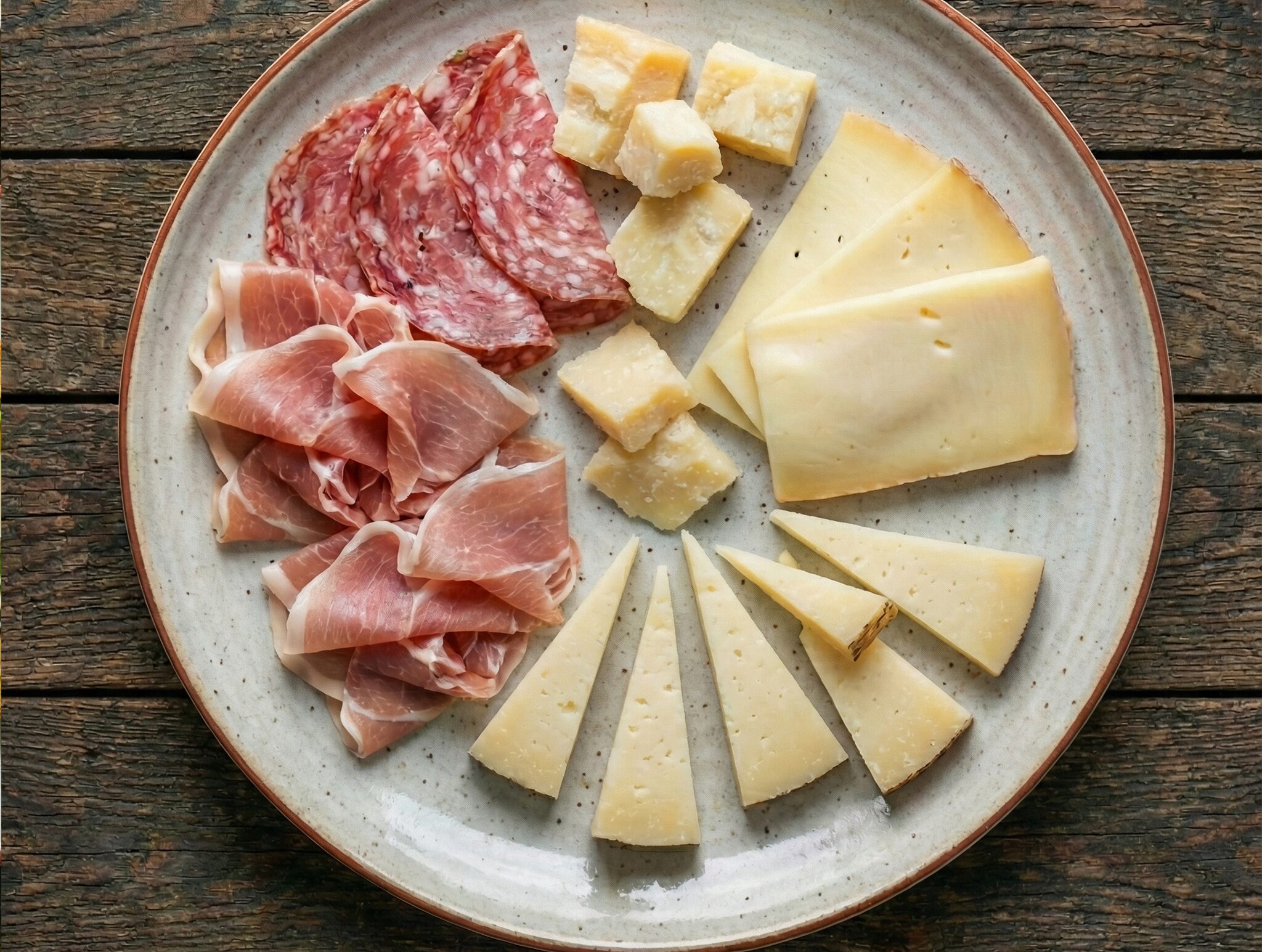 チーズと生ハムのプレート  ¥1300